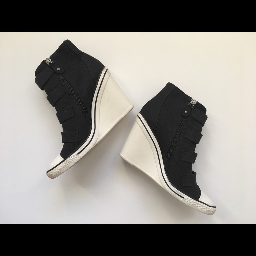 SimplyVera Ver Wang, size 8 1/2